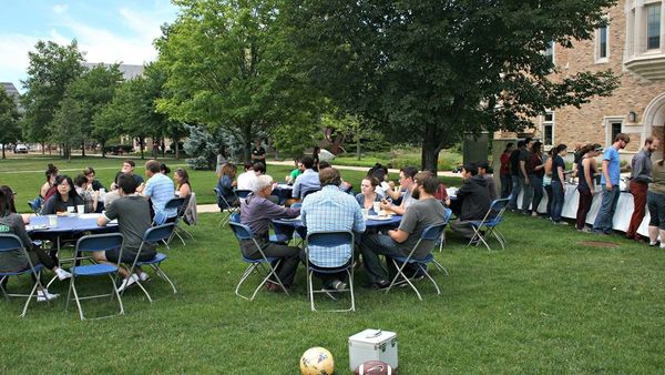 Postdoc and Grad Student Luncheon: Summer Picnic
