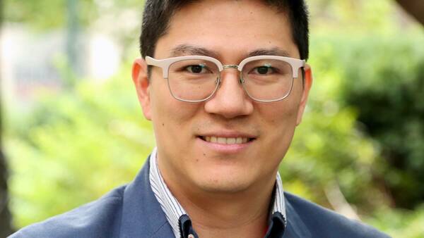 Chemical Physicist Hsing-Ta Chen develops theoretical tools to study light-matter interactions