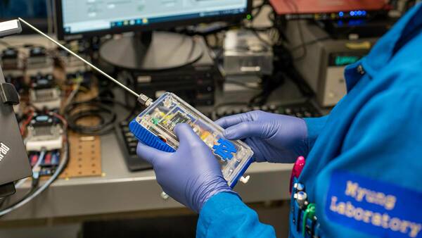 Notre Dame researchers to develop electronic nose for rapid disease detection